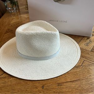 Janessa Leone Cream Straw Fedora with Light Gray Band Size Large